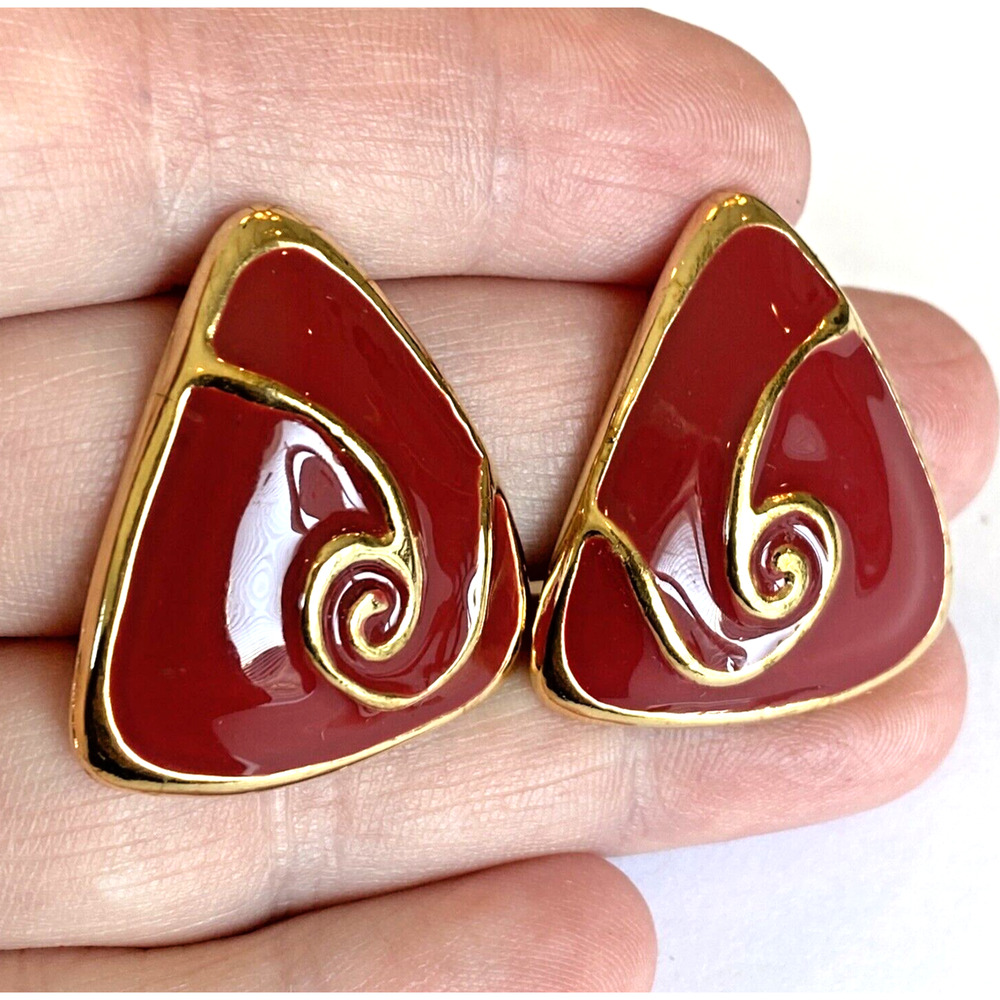 Vintage 1980’s Clip On Earrings Goldtone & Deep Red Enamel Geometric Mod Swirl - Picture 4 of 6
